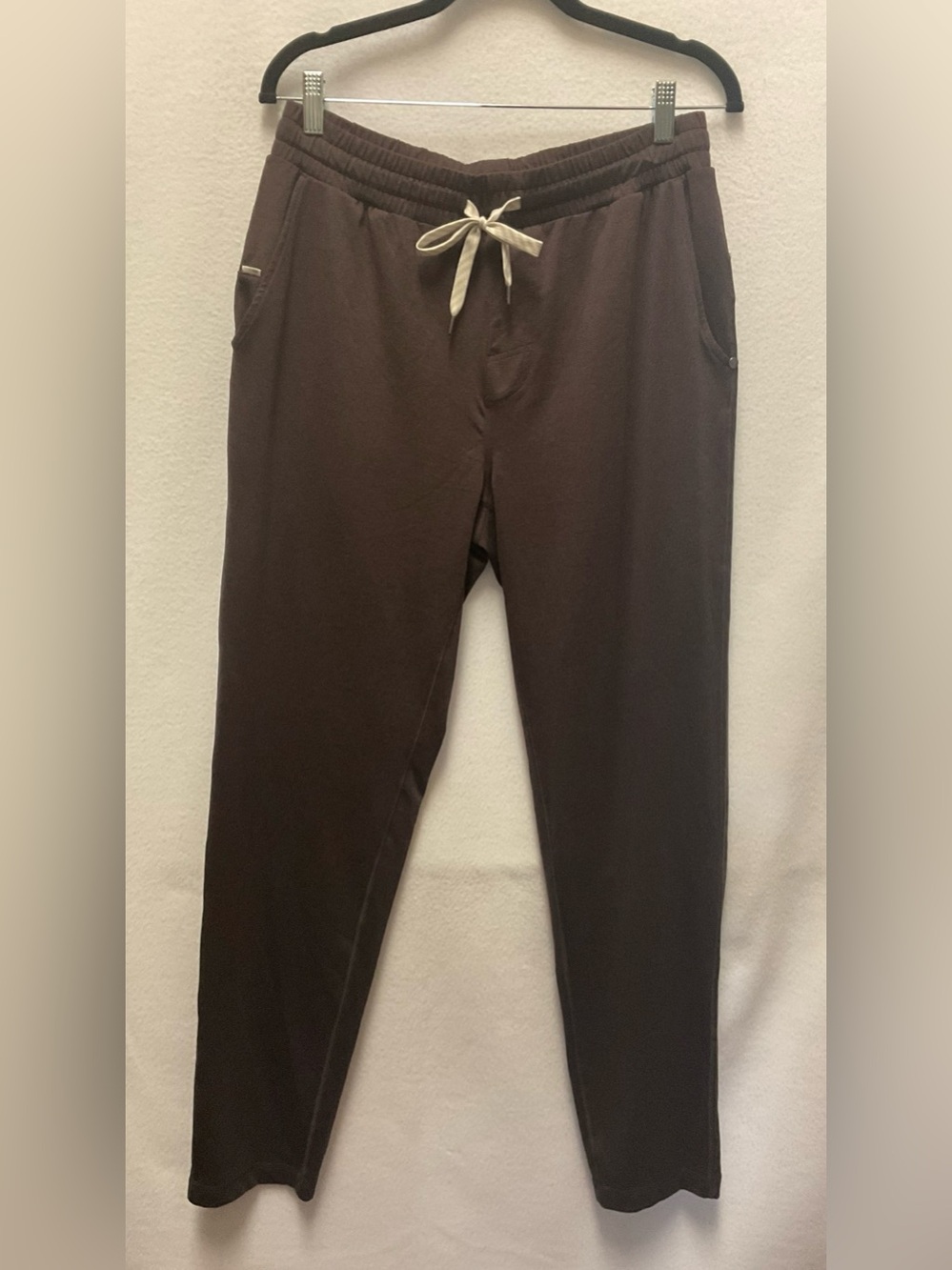 Vuori Men's Brown Jogger Pants with Elastic Waist